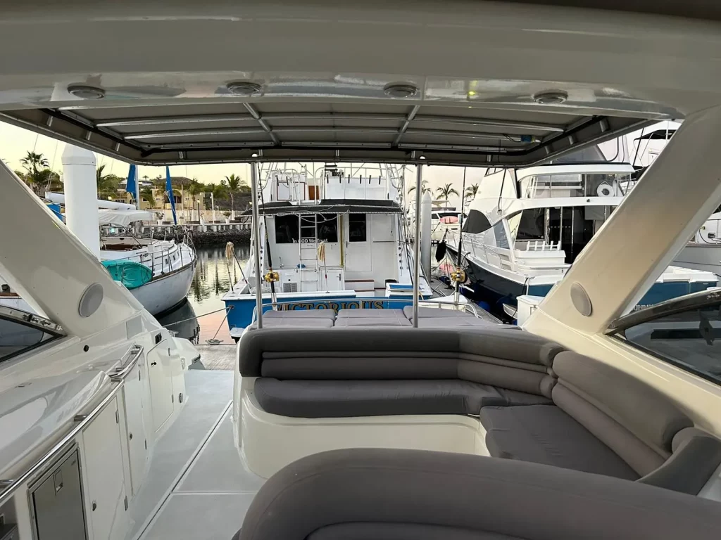 Sunseeker 50 yacht charter La Paz - decks and flybridge photo 01