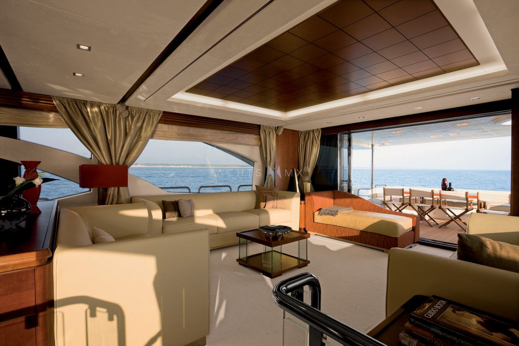 Azimut 95 yacht charter Cabo San Lucas - main salon and helm photo 01