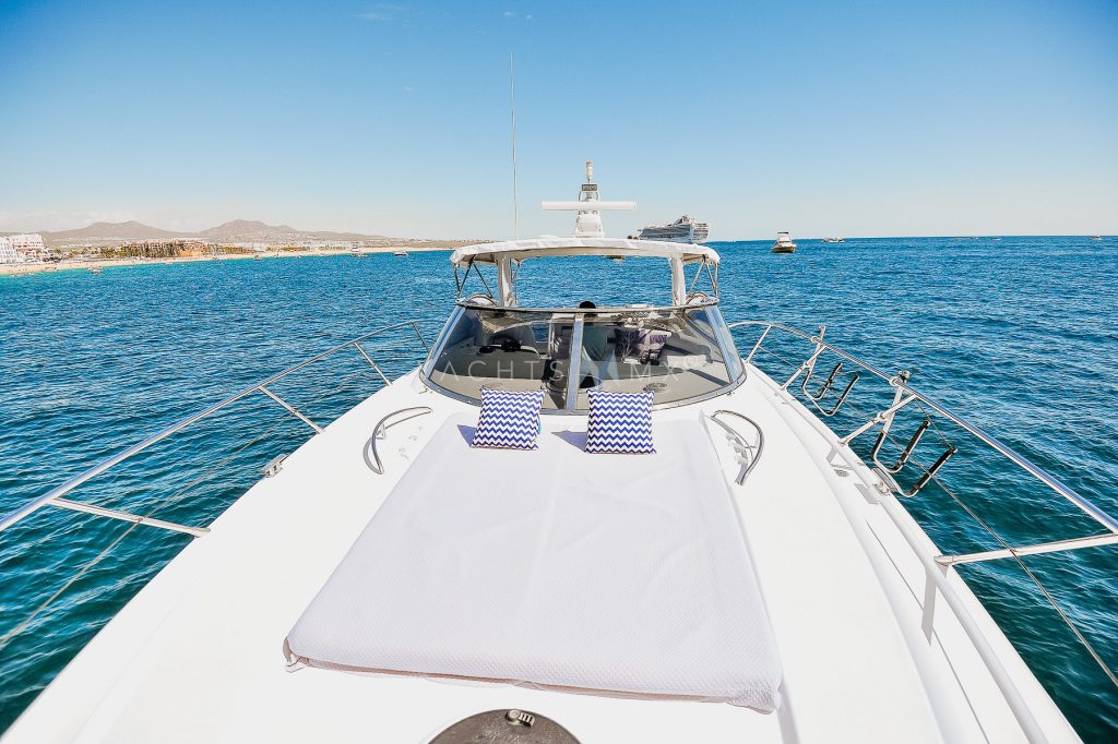 Sunseeker 56 yacht charter Cabo San Lucas - decks and flybridge photo 01