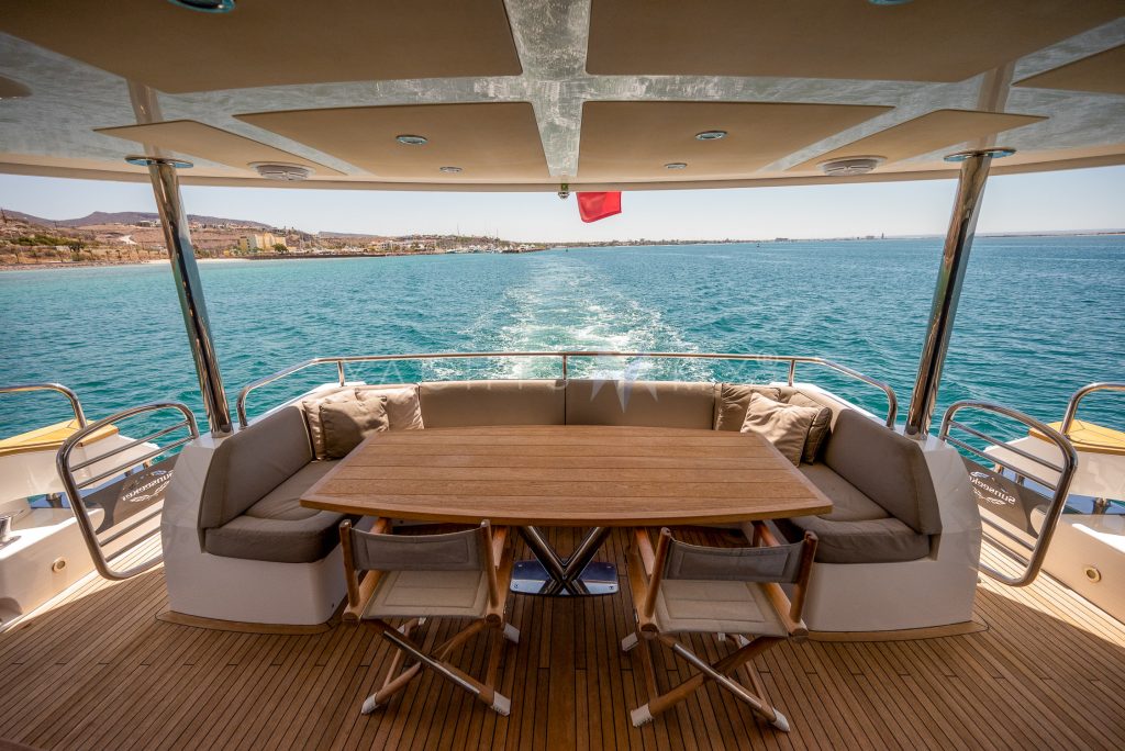 Sunseeker 90 yacht charter La Paz - decks and flybridge photo 01