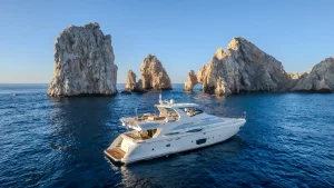 Yate Azimut 95' en Los Cabos