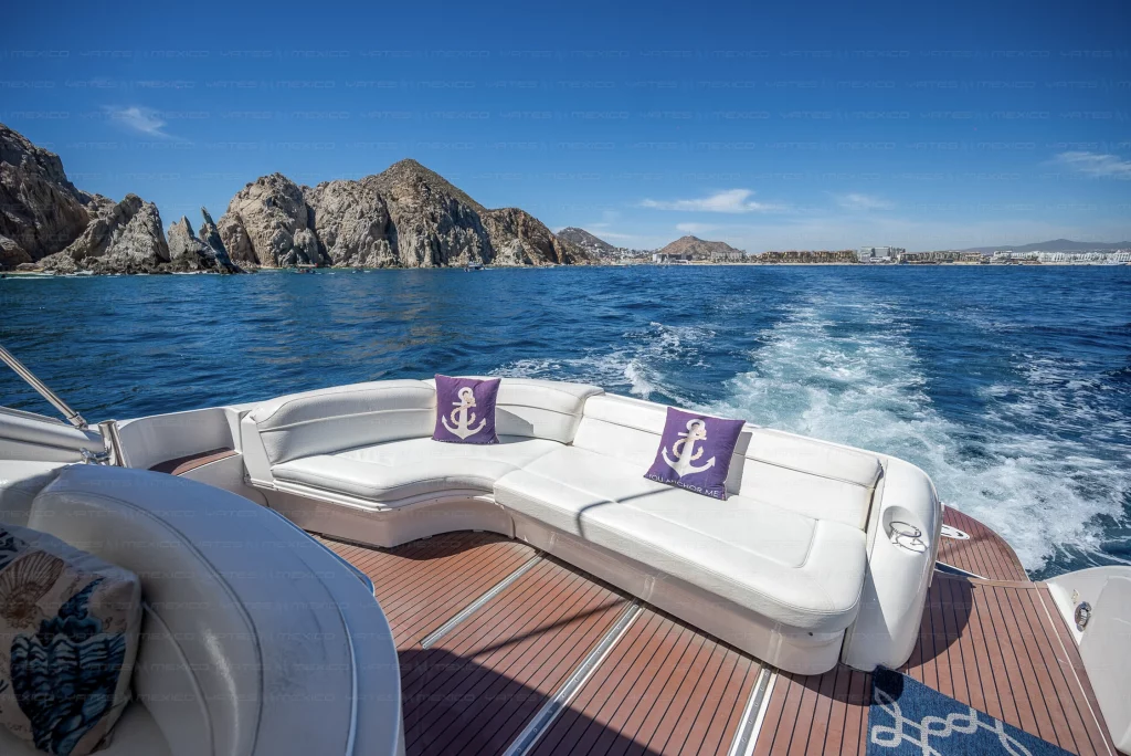 SeaRay 60 yacht charter Cabo San Lucas - decks and flybridge photo 02
