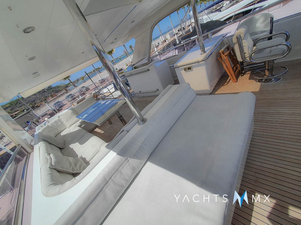 Horizon 84 yacht charter La Paz - aft deck lounge with bay views