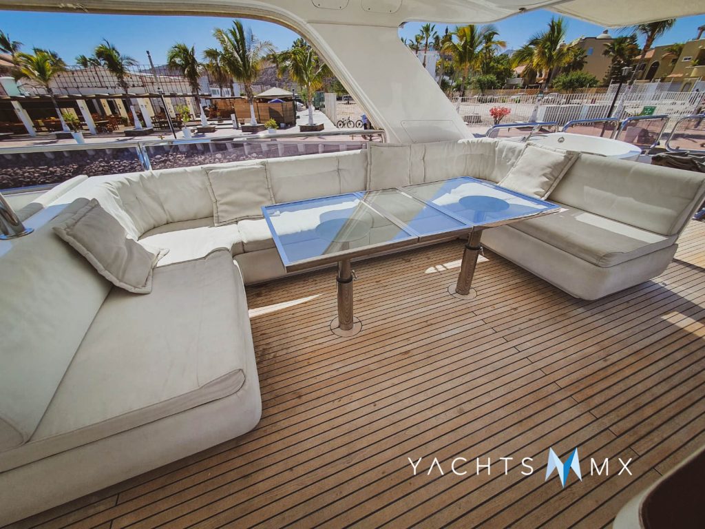 Horizon 84 yacht charter La Paz - flybridge with shaded seating