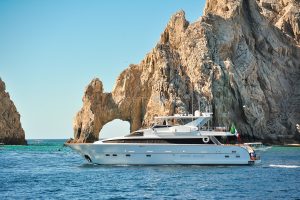 Yate Shine 85' en Los Cabos