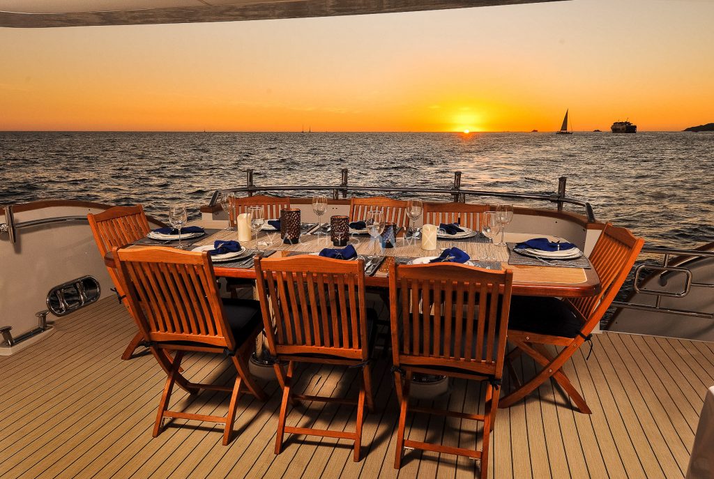 Shine 85 yacht charter Cabo San Lucas - decks and flybridge photo 01