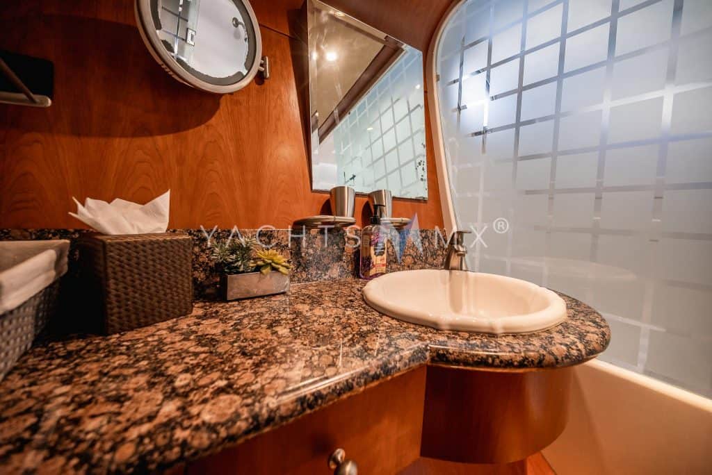 CRN 120 yacht charter La Paz - cabins and en-suite heads photo 03