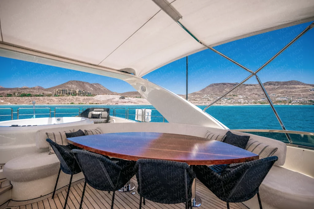 Azimut 75 yacht charter La Paz - decks and flybridge photo 01