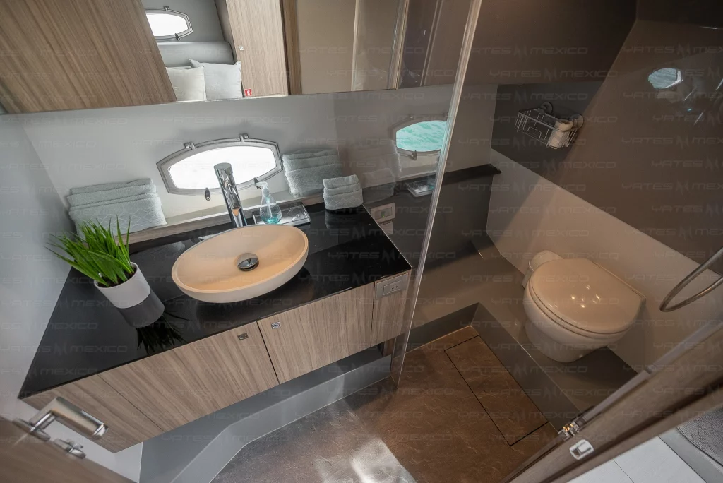 RIO 36 yacht charter La Paz - cabins and en-suite heads photo 01