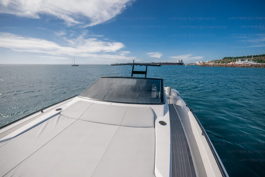 RIO 36 yacht charter La Paz - decks and flybridge photo 03