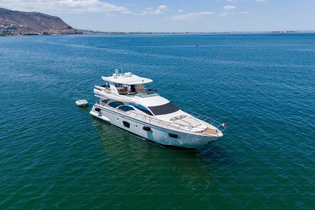 Azimut 75 yacht charter La Paz - exterior and cruising photo 02