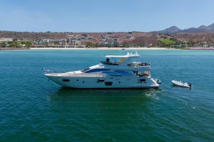 Yate Azimut 75' en La Paz
