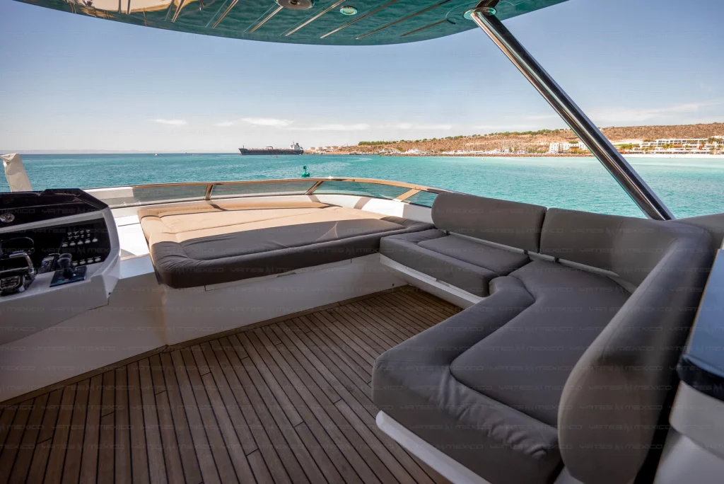 Sunseeker 90 yacht charter La Paz - decks and flybridge photo 03