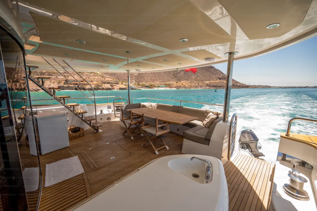 Sunseeker 90 yacht charter La Paz - decks and flybridge photo 05