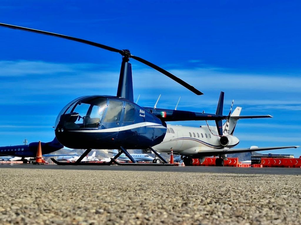 Robinson R44