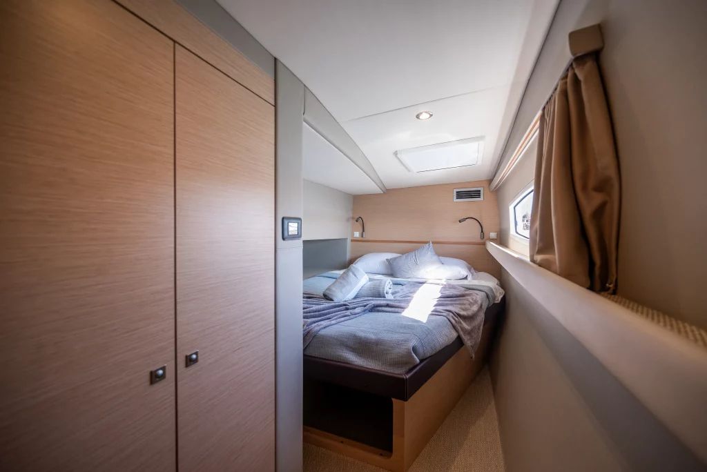 Neel 51 yacht charter La Paz - cabins and en-suite heads photo 03