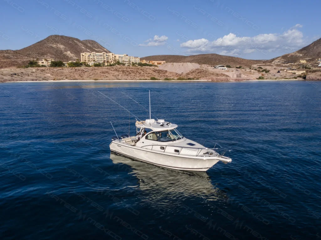 Fishing in La Paz – Mahi Mahi, Marlin & Snapper Adventures 3 Offshore marlin fishing boat in La Paz