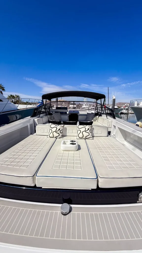 VanDutch 48 yacht charter Cabo San Lucas - decks and flybridge photo 03