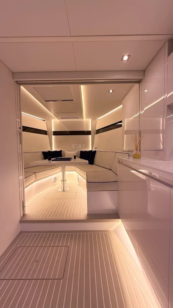 VanDutch 48 yacht charter Cabo San Lucas - cabins and en-suite heads photo 03