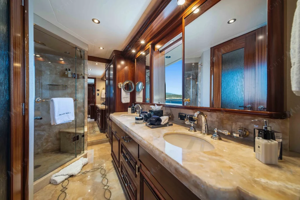 Westport 130 yacht charter Cabo San Lucas - cabins and en-suite heads photo 03