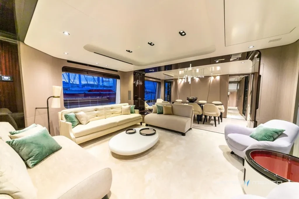 Azimut 90 yacht charter La Paz - main salon and helm photo 01