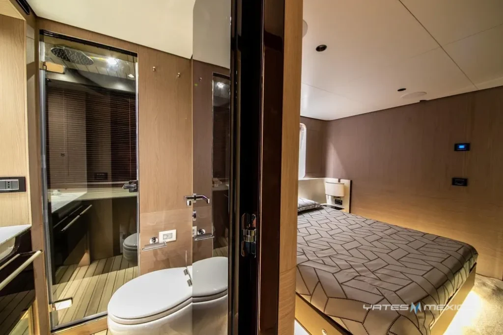 Azimut 90 yacht charter La Paz - cabins and en-suite heads photo 05