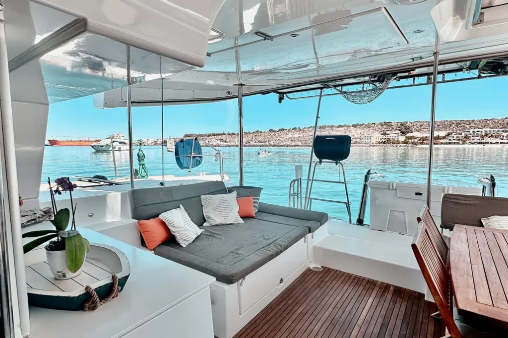Lagoon 45 yacht charter La Paz - deck and flybridge photo 02