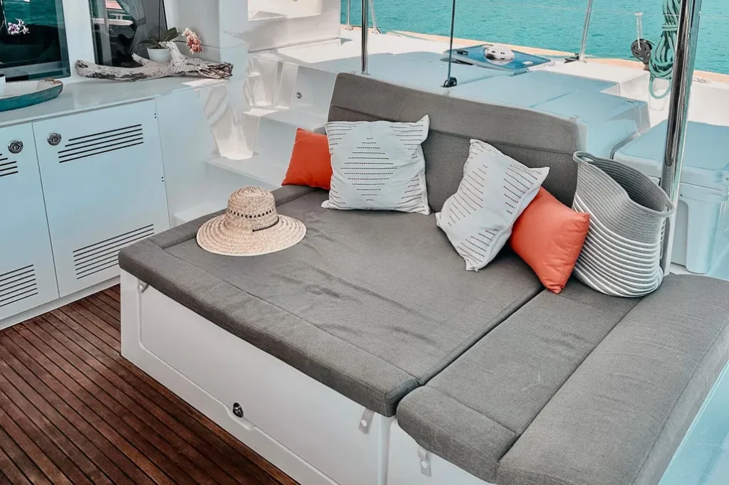 Lagoon 45 yacht charter La Paz - deck and flybridge photo 03