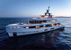 Yate Benetti 134' en La Paz