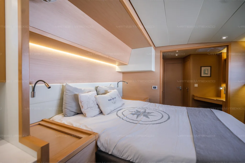 Lagoon 52 yacht charter La Paz - cabins and en-suite heads photo 03