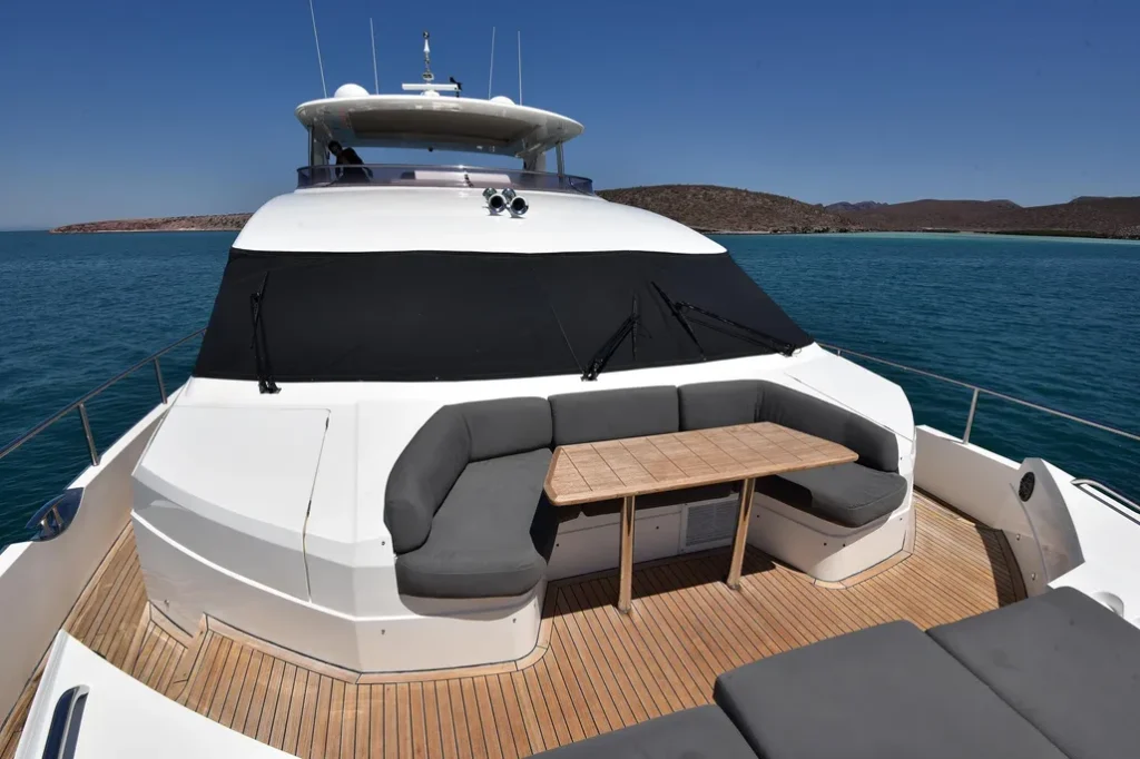 Princess 98 yacht charter La Paz - decks and flybridge photo 02