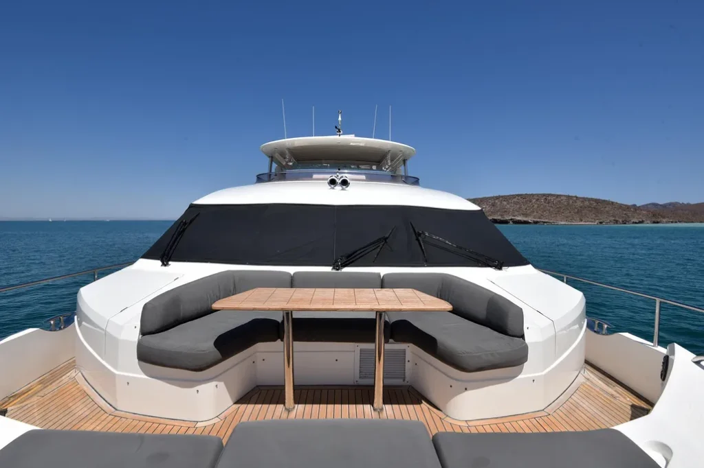Princess 98 yacht charter La Paz - decks and flybridge photo 06