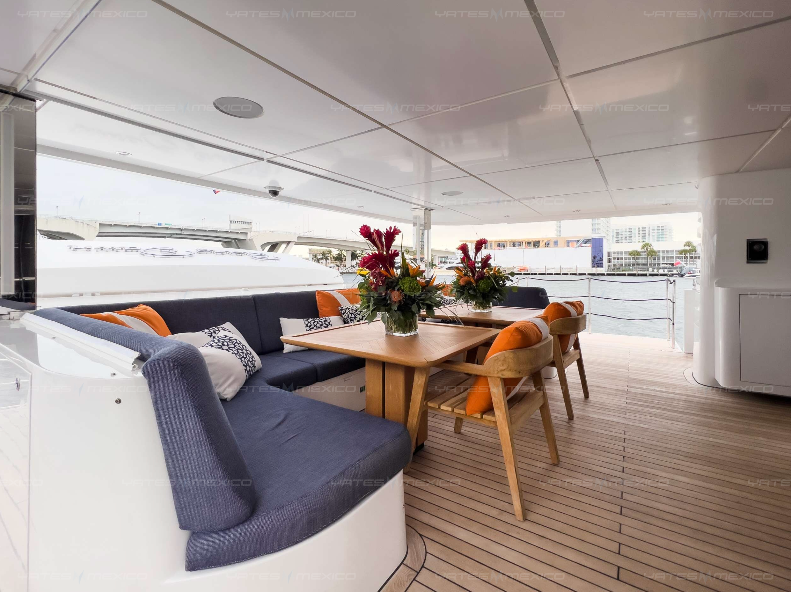 Gulf Craft 141 yacht charter La Paz - decks and flybridge photo 03