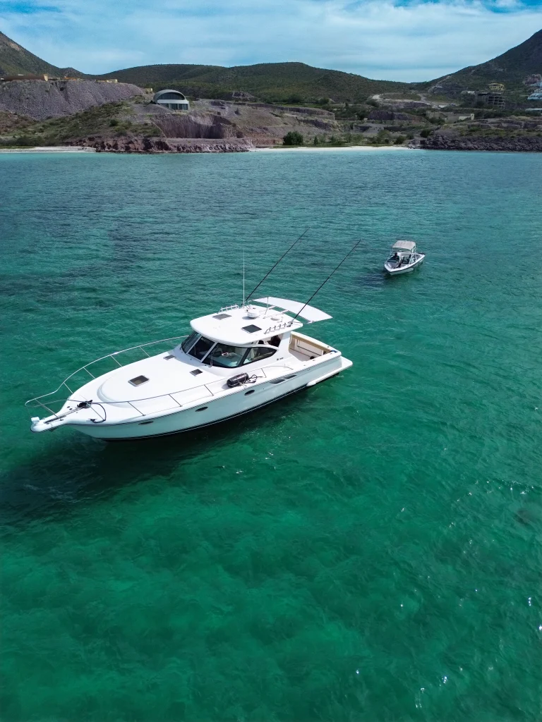 Tiara 40 yacht charter La Paz - exterior and cruising photo 03
