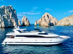 Yate Horizon 110' en Los Cabos