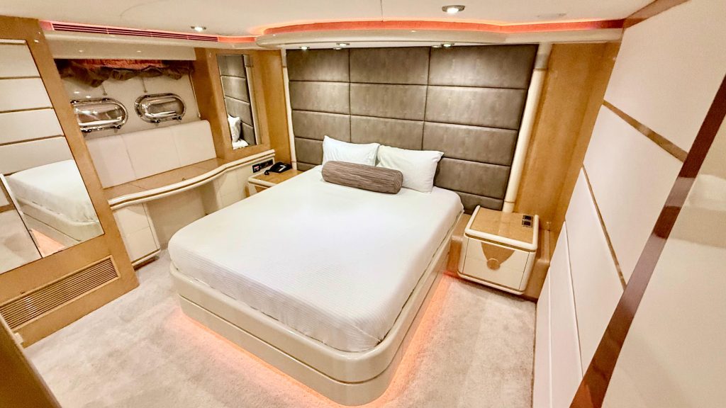 Cabin on board the Horizon 110 yacht
