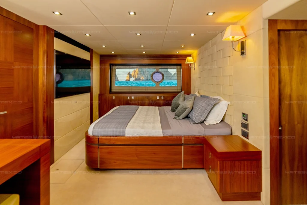 Sunseeker 80 yacht charter Cabo San Lucas - cabins and en-suite heads photo 02