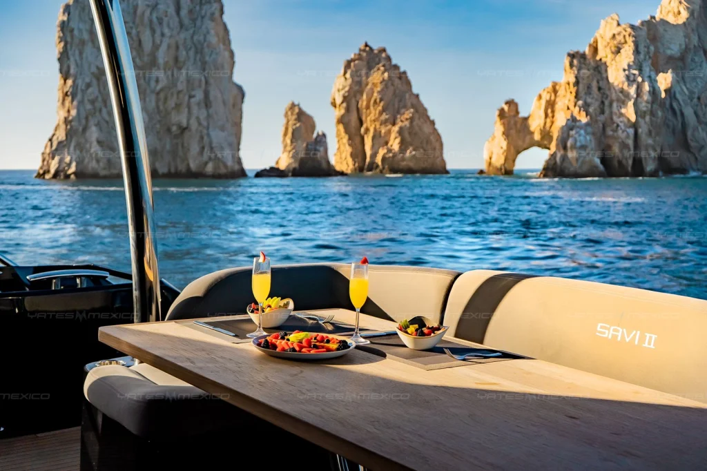 Sunseeker 80 yacht charter Cabo San Lucas - decks and flybridge photo 02
