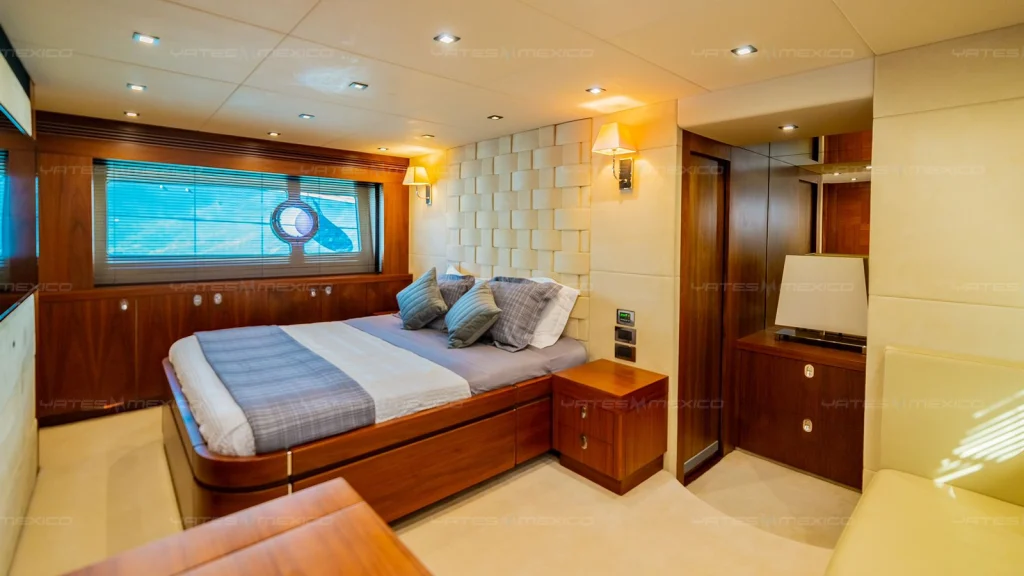 Sunseeker 80 yacht charter Cabo San Lucas - cabins and en-suite heads photo 04