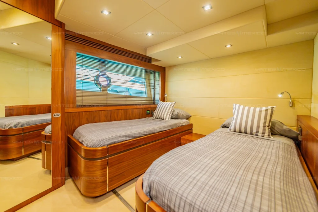 Sunseeker 80 yacht charter Cabo San Lucas - cabins and en-suite heads photo 05