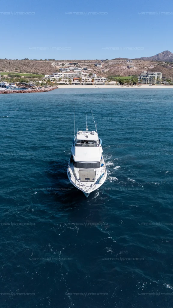 Bravo 84 yacht charter La Paz - photo 3