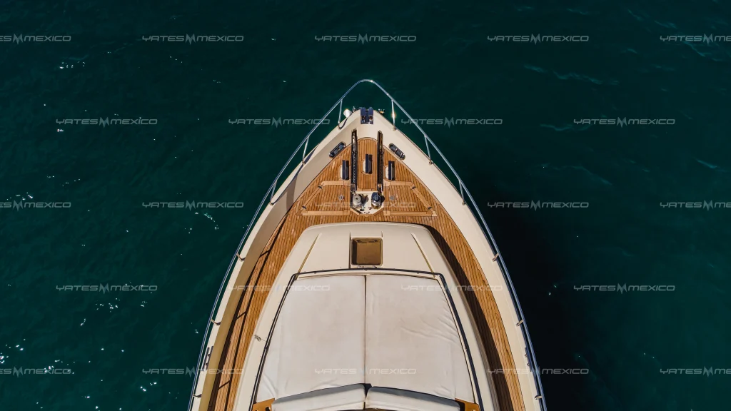 Ferretti 80 yacht charter La Paz - decks and flybridge photo 01