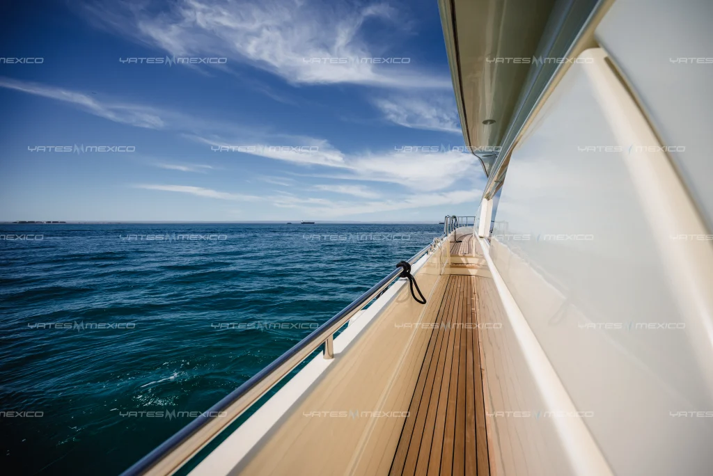Ferretti 80 yacht charter La Paz - decks and flybridge photo 05