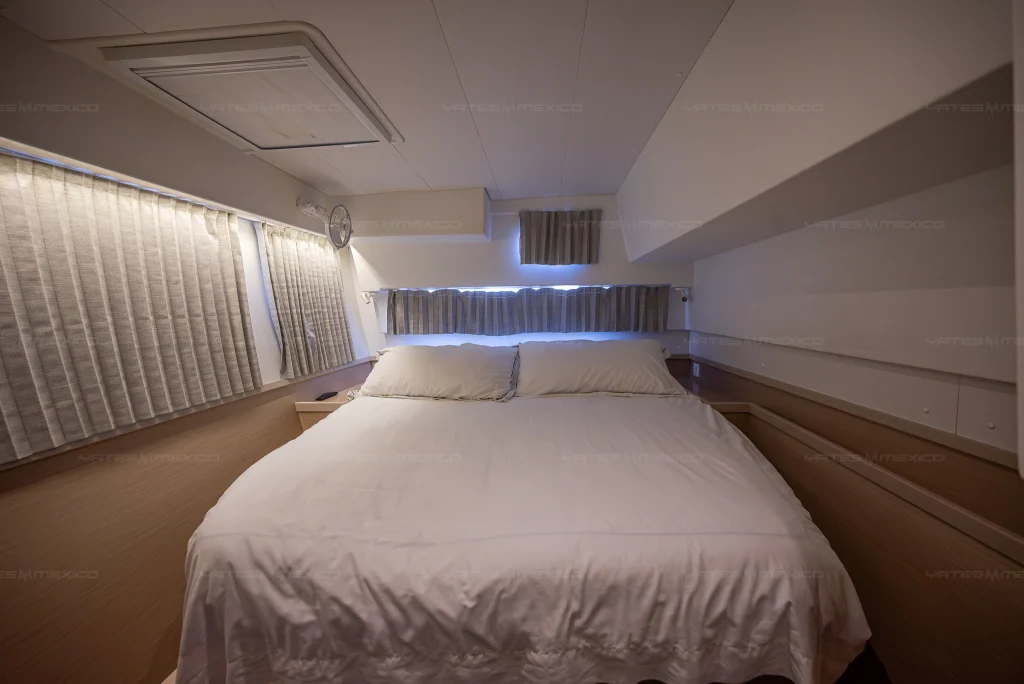 Lagoon 42 catamaran charter La Paz - guest cabin with hull windows