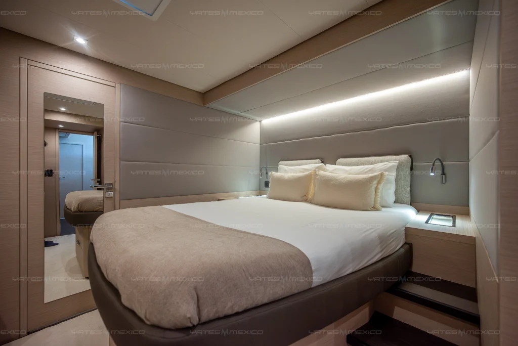 Lagoon 55 catamaran charter La Paz - cabins and en-suite heads - photo 31