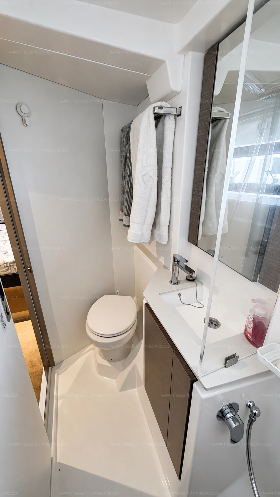 Leopard 46 additional ensuite bathroom