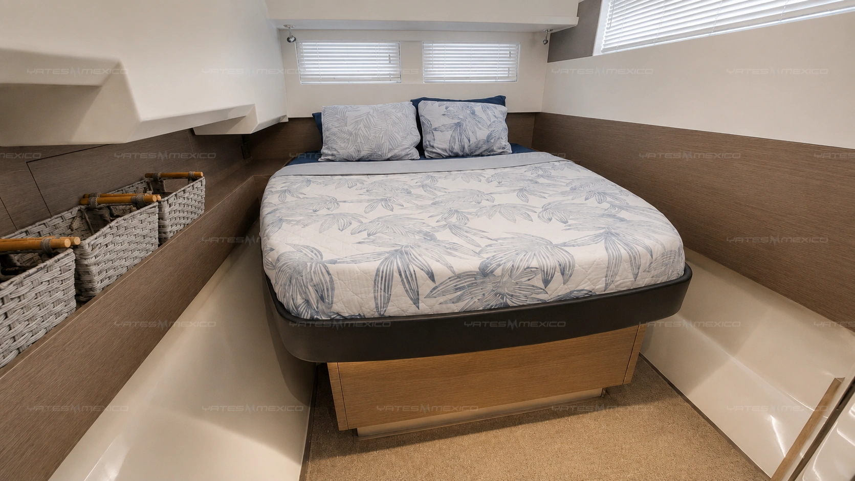 Leopard 46 guest cabin with double bed