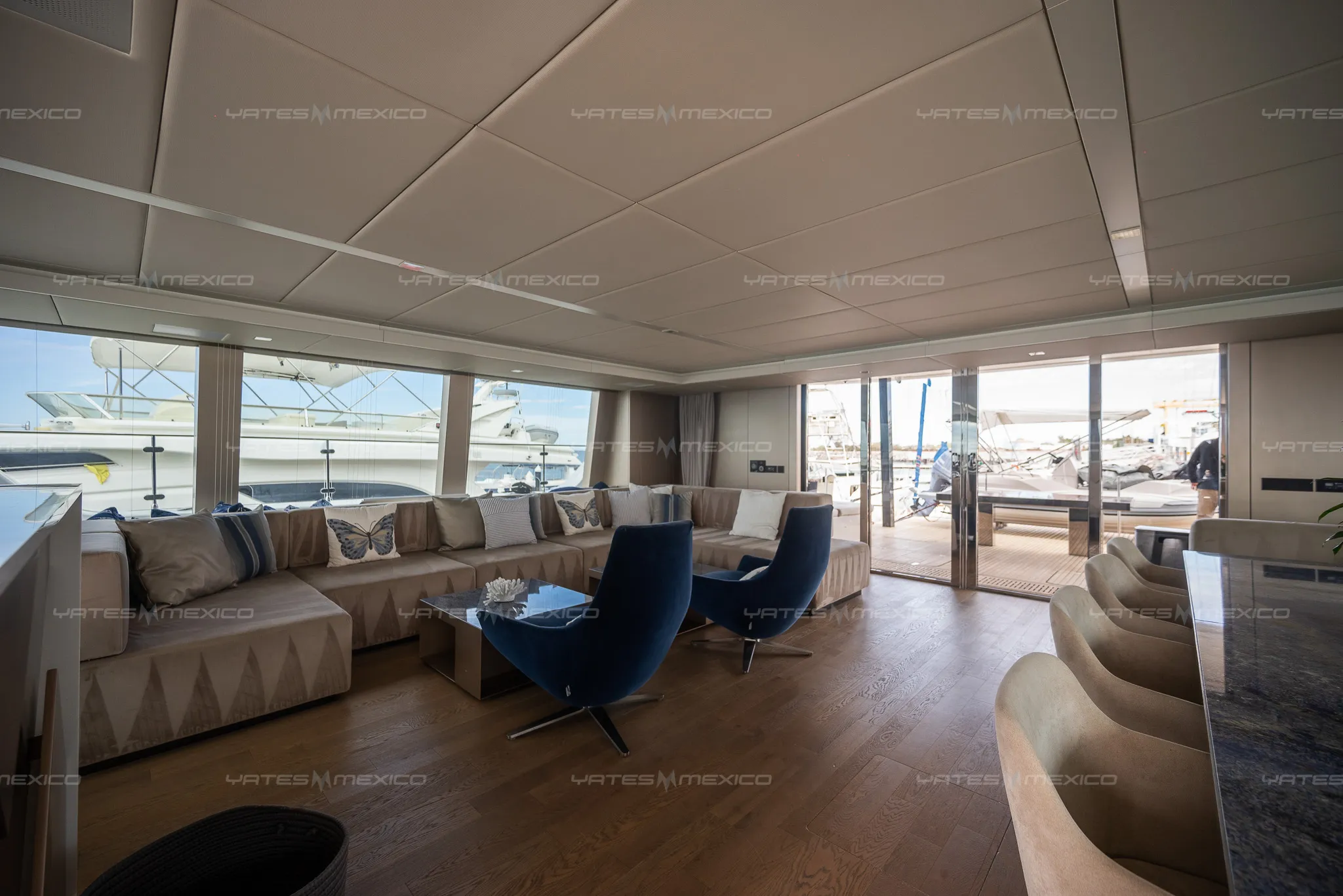 Sunreef81 15 Sunreef 81 yacht charter La Paz - main salon and galley photo 03