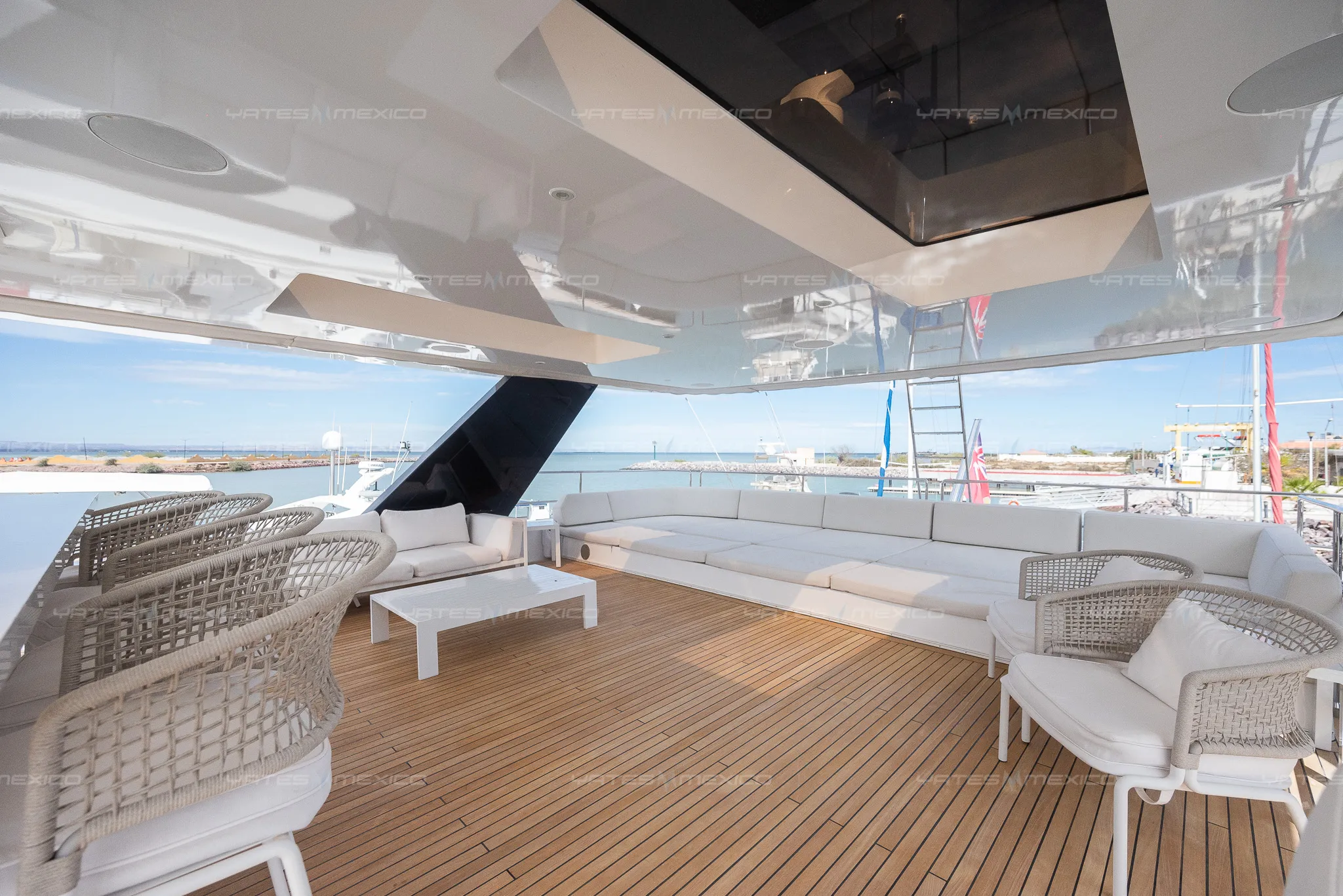 Sunreef81 4 Sunreef 81 yacht charter La Paz - deck and flybridge photo 02