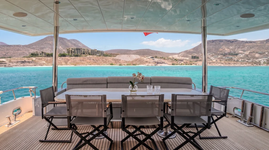 Monte Fino 84 yacht charter La Paz - aft deck al fresco dining